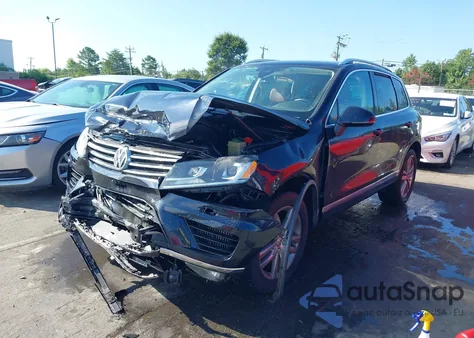 2015 Volkswagen Touareg Tdi Lux z USA, uszkodzony, nr VIN WVGEP9BP5FD006664